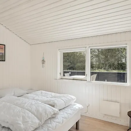 3 Bedroom Pet Friendly In *