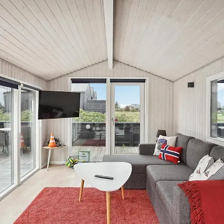 3 Bedroom Pet Friendly In *